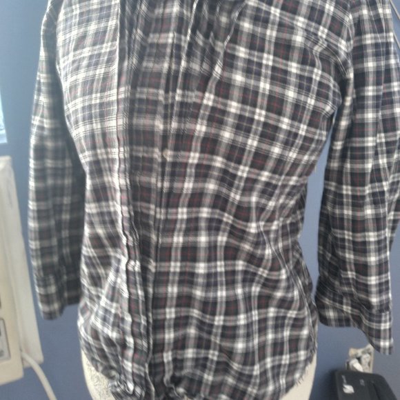 American Living long sleeve button up top - Picture 4 of 5